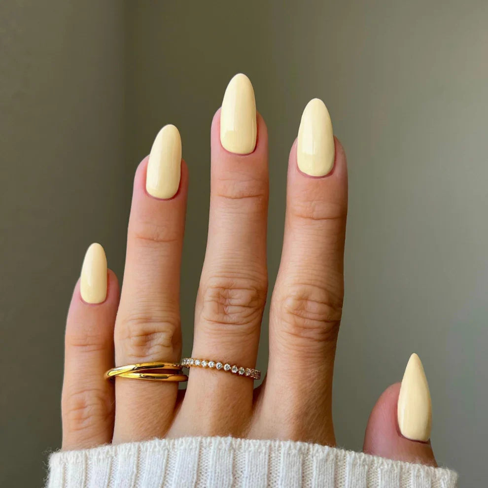 BANANA CREAM DIVA #085
