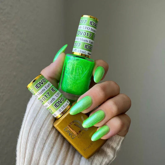 UFO MEETS EARTH DIVA #017