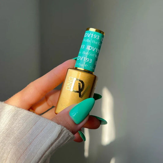 HOT GIRL WALKS DIVA #193