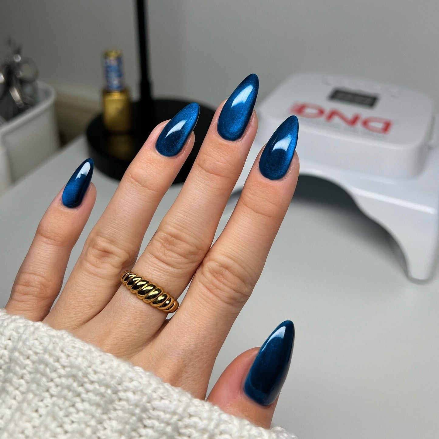 DIVA 9D #4 Cat Eye Glassball - Loyal To You