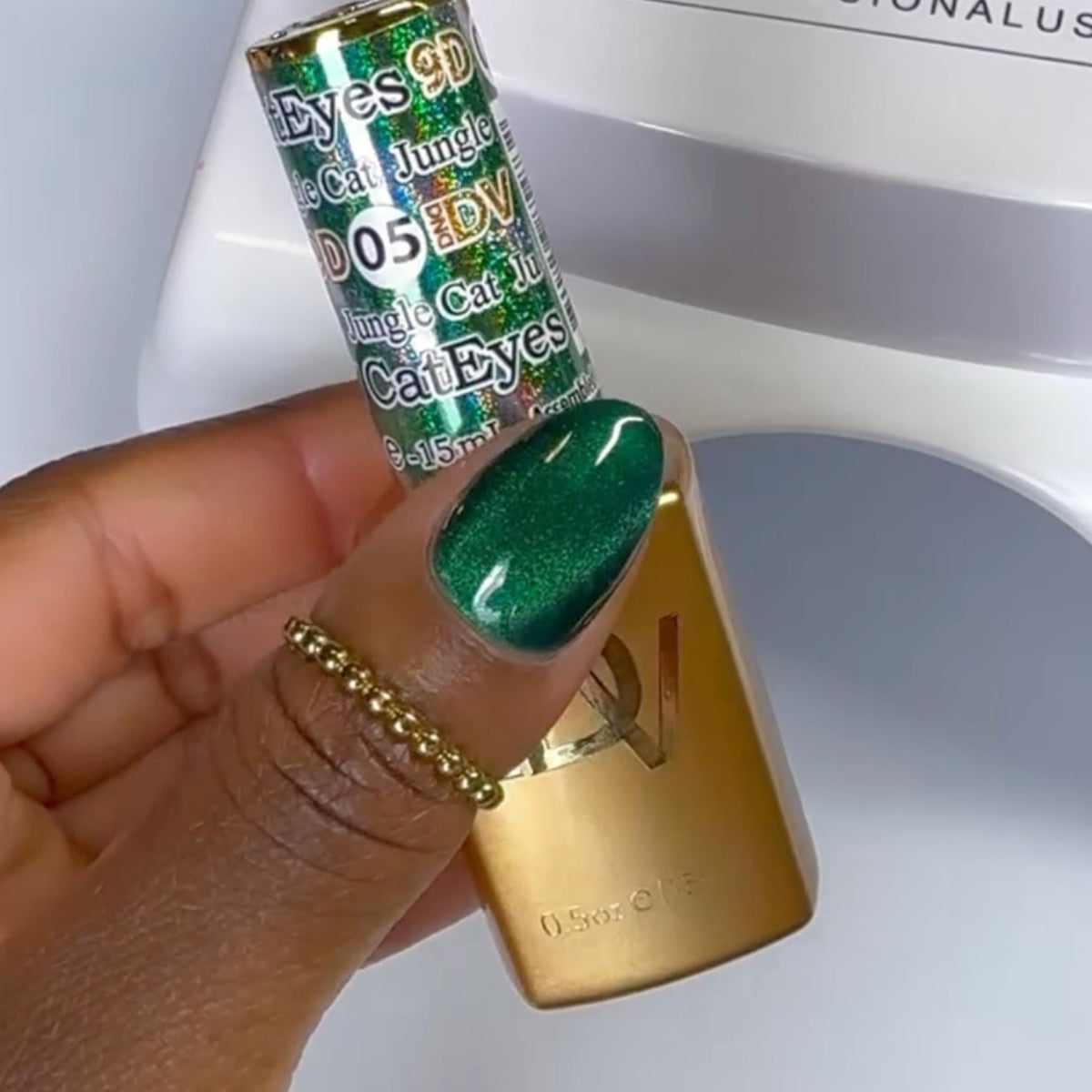 DIVA 9D #5 Cat Eye Glassball - Jungle Cat swatch