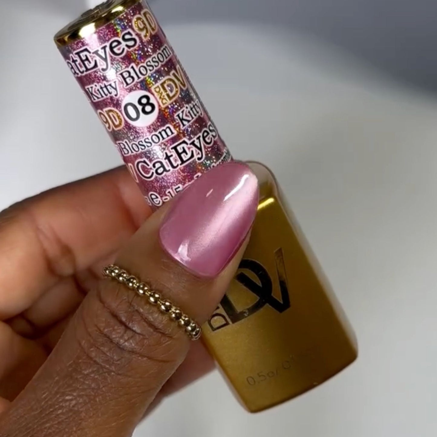 DIVA 9D #8 Cat Eye Glassball - Kitty Blossom swatch