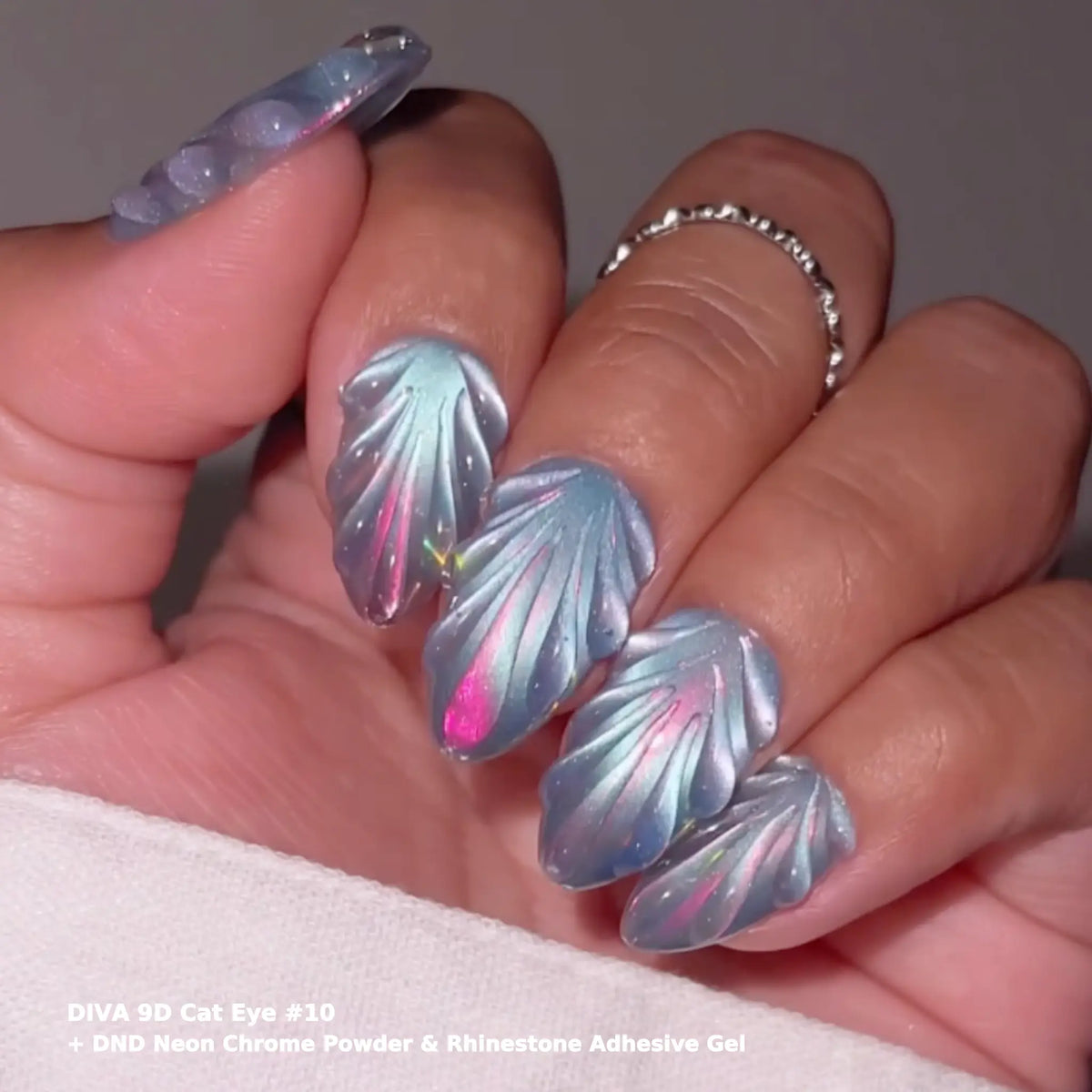 DIVA 9D #10 Cat Eye Glassball - Glass Slipper swatch