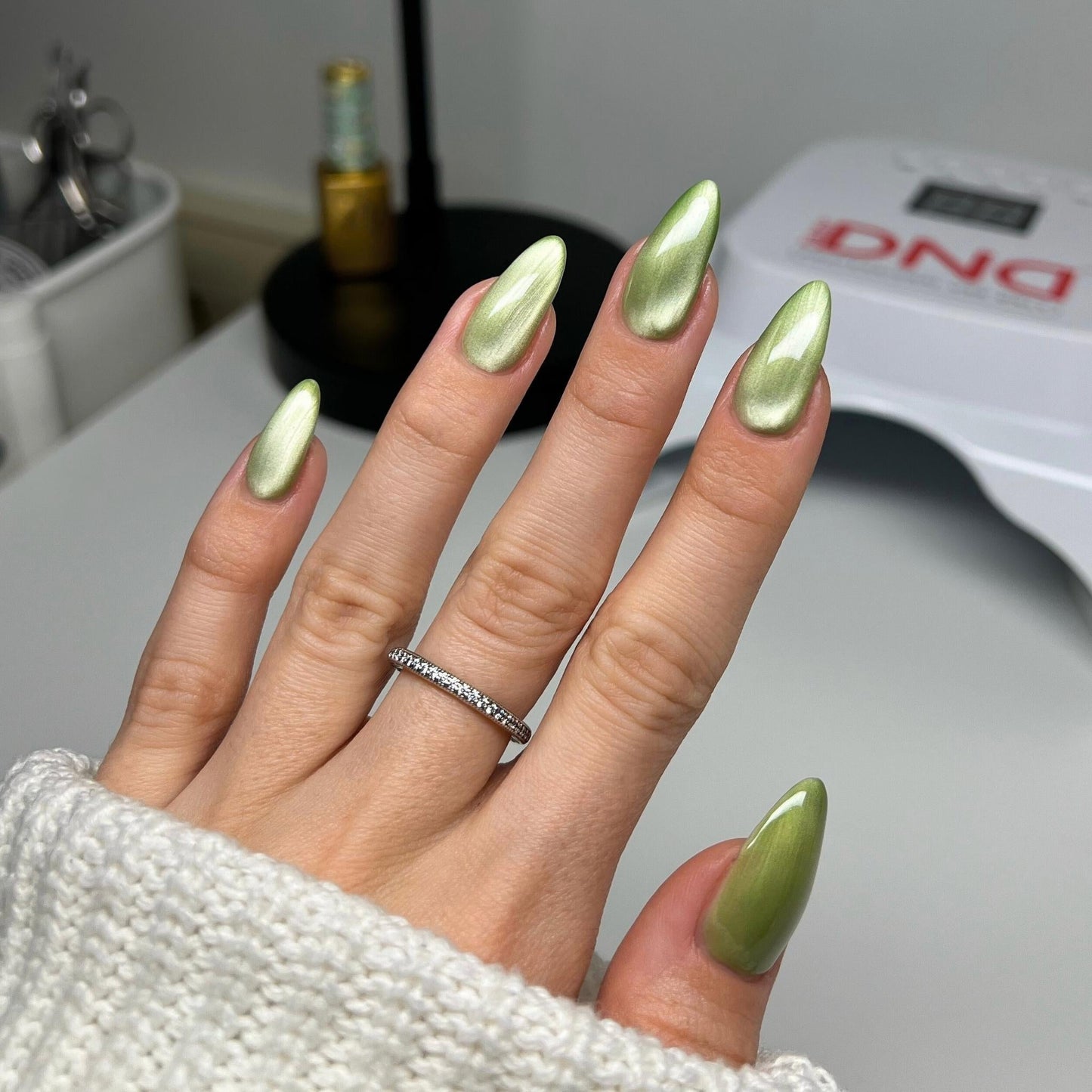 DIVA 9D #12 Cat Eye Glassball - Leafy Prowl