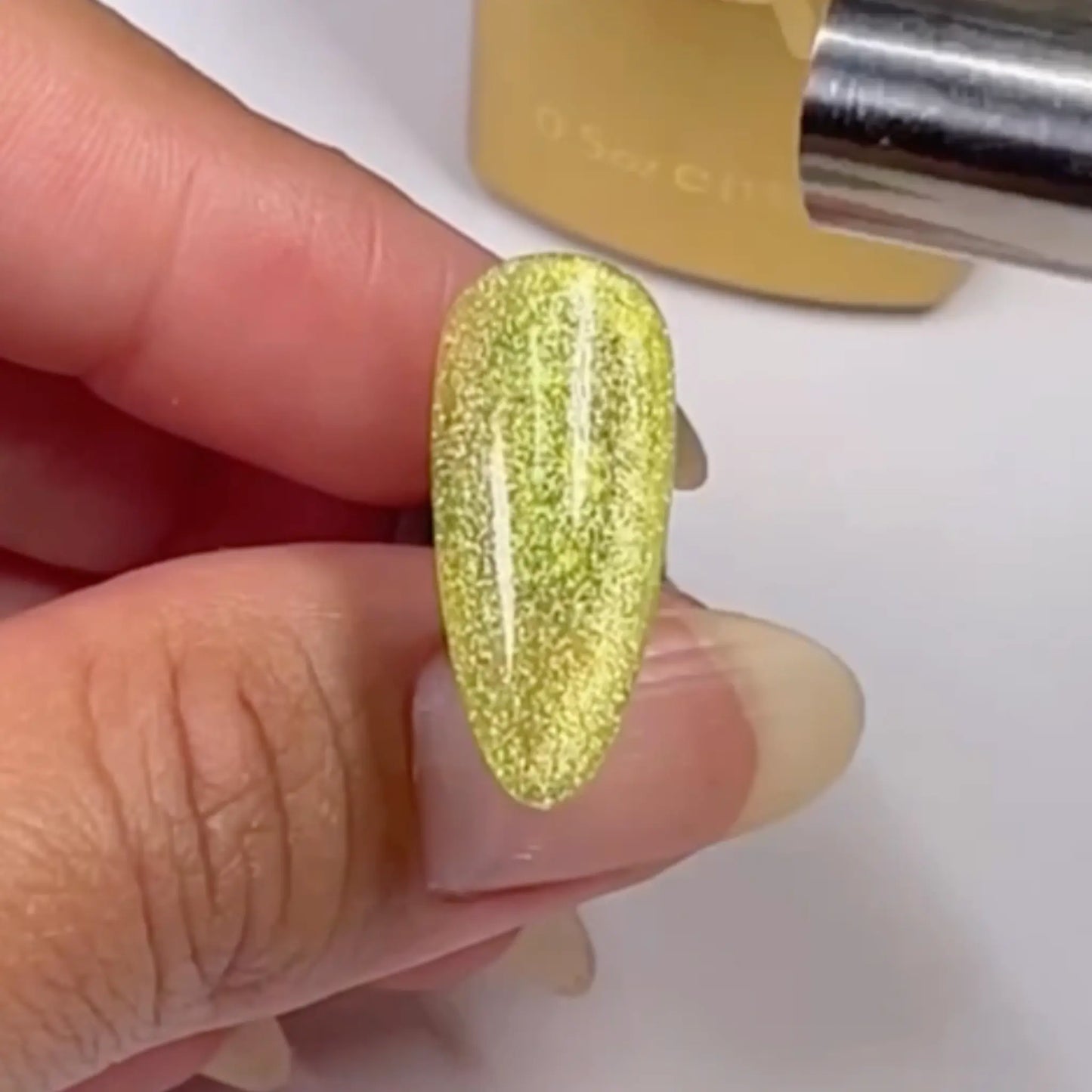 DIVA 9D #15 Cat Eye Candy - Lemon Whiskers swatch