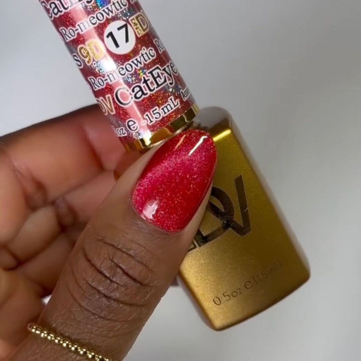 DIVA 9D #17 Cat Eye Candy - Ro-meowtic swatch
