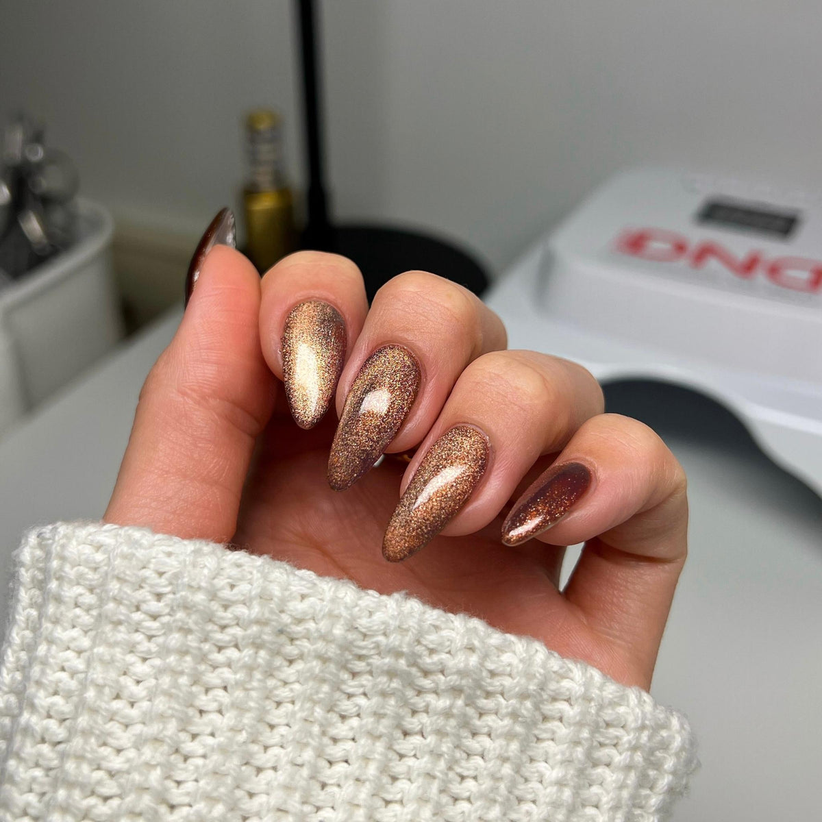 DIVA 9D #18 Cat Eye Candy - Toffee Crisp