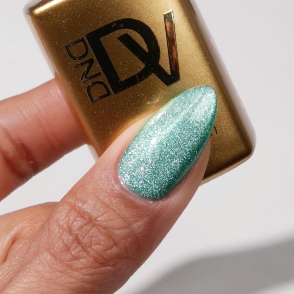 DIVA 9D #20 Cat Eye Candy - Leopard Mint