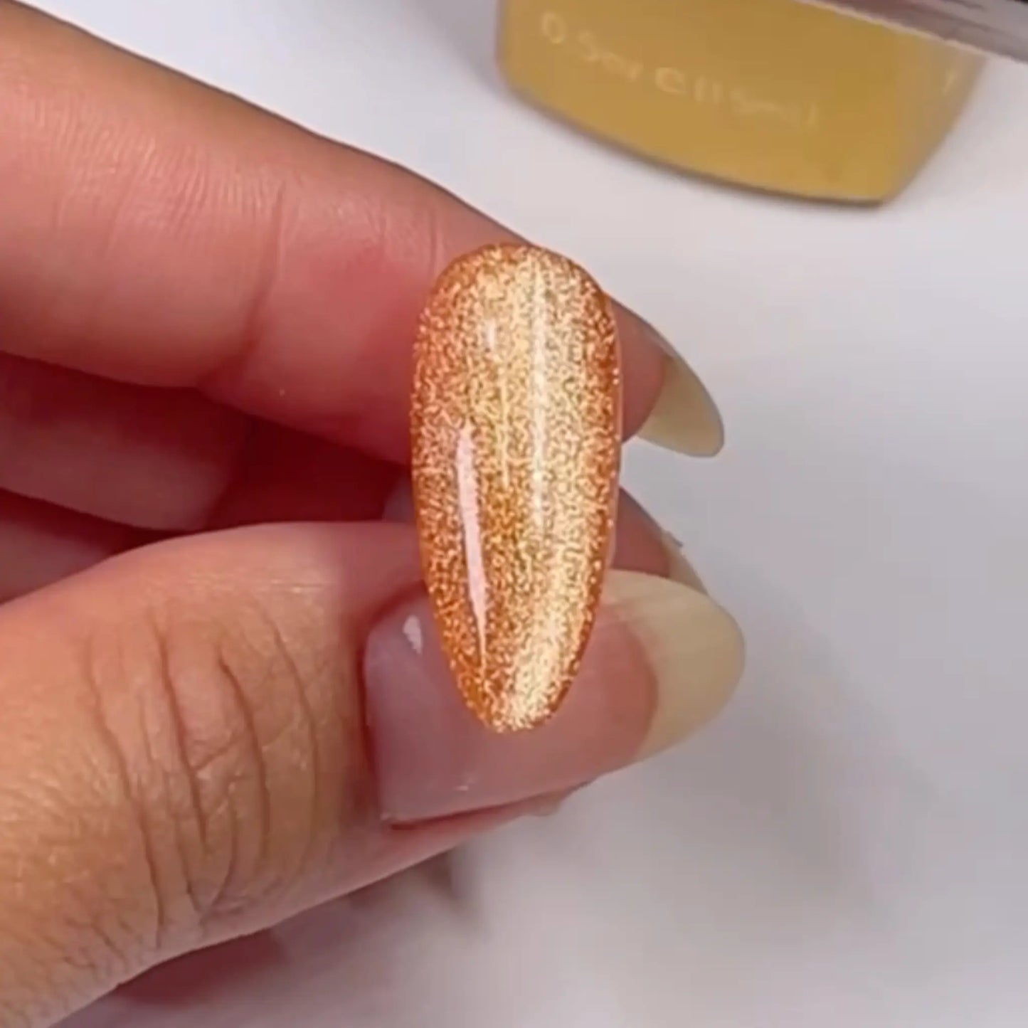 DIVA 9D #21 Cat Eye Candy - Button Nose swatch