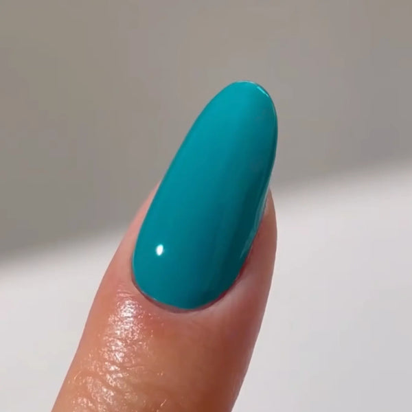 DND Soft Gel Tips Round Medium #23 swatch