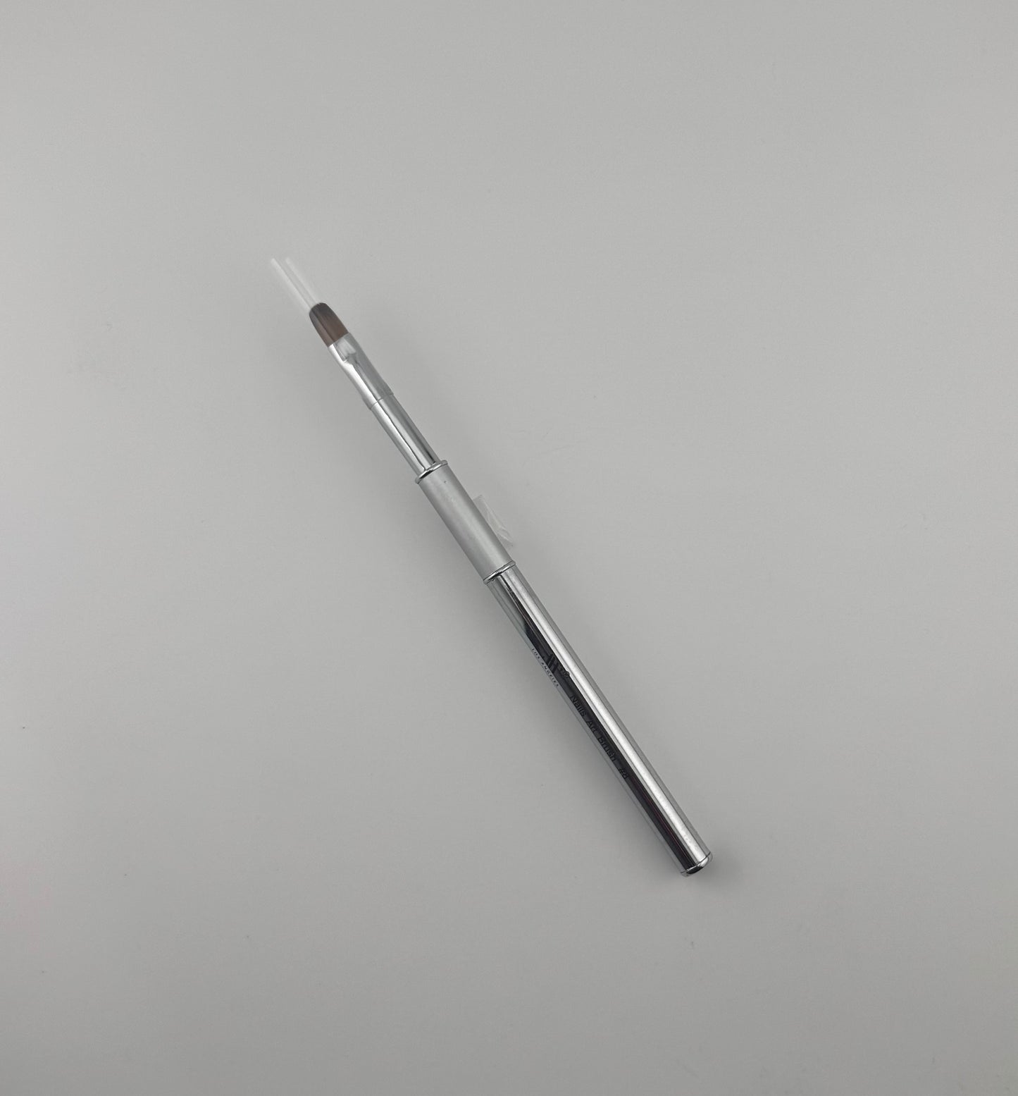 SIZE 8 SILVER FLAT BRUSH