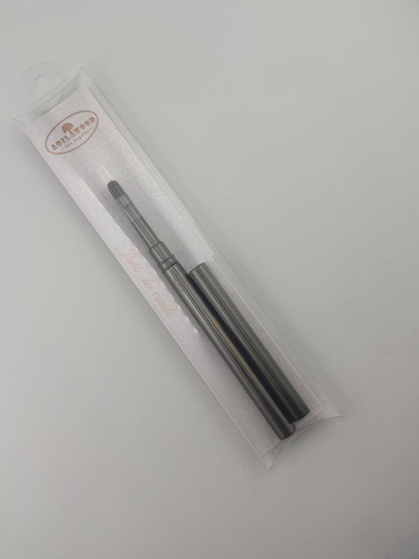 SIZE 8 SILVER ROUND ART BRUSH