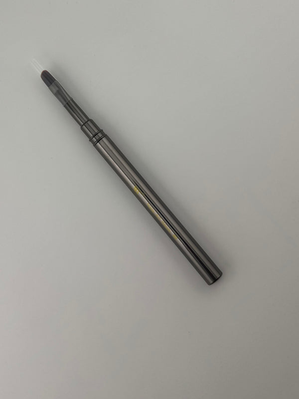 SIZE 8 SILVER ROUND ART BRUSH