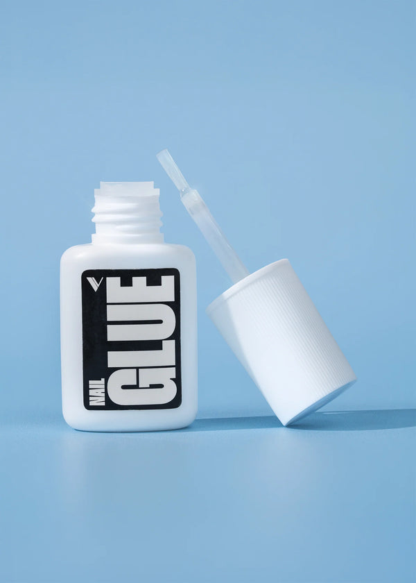 NAIL GLUE